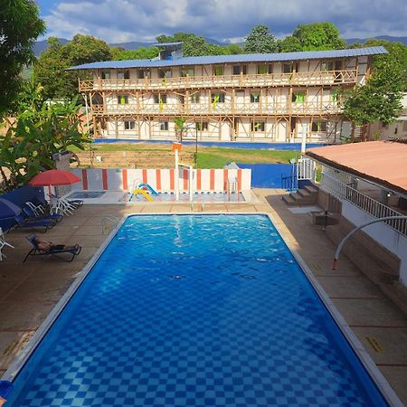 Hotel Santa Marta Melgar Exterior photo